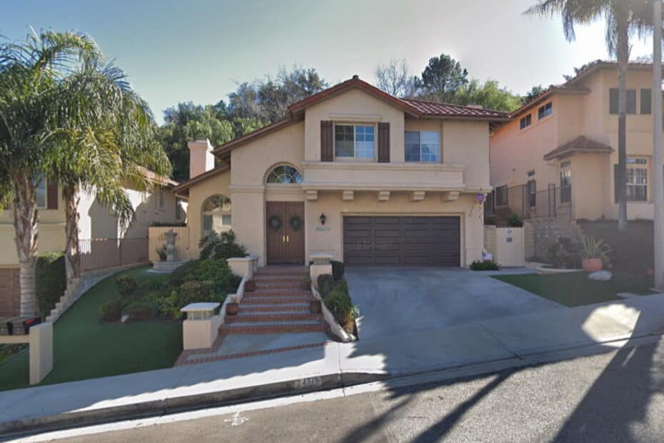24516 Ebelden Ave, Santa Clarita, CA 91321