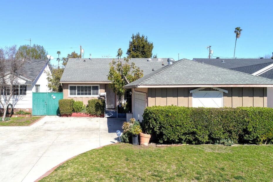 15747 Cohasset St, Los Angeles, California