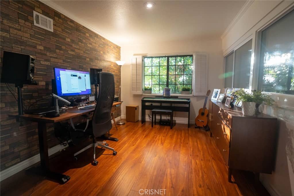 5906 Etiwanda Ave, Tarzana