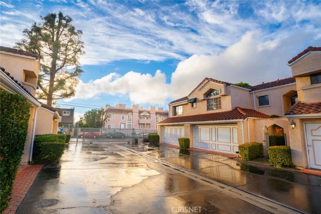 5906 Etiwanda Ave, Tarzana