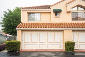 5906 Etiwanda # 1 Tarzana CA 91356 - 2 Car Garage