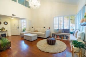 5906 Etiwanda # 1 Tarzana CA 91356 - Living Room