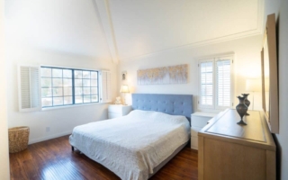 5906 Etiwanda Main bedroom