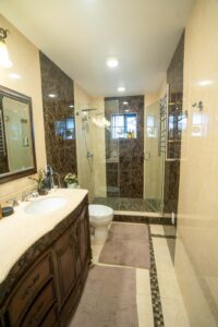5906 Etiwanda Master Bathroom