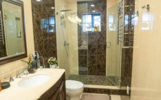5906 Etiwanda Master Bathroom