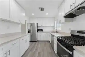 16550 Kalisher St, Granada Hills kitchen